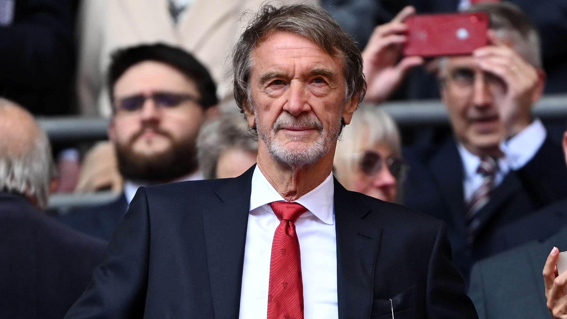 臨緊張局面 臨緊張局面